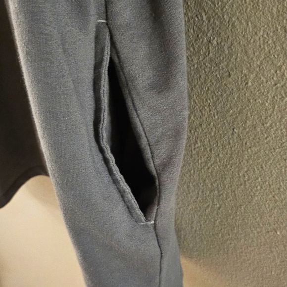 FRIENDS Gray Graphic Long Sleeve - Picture 7 of 9